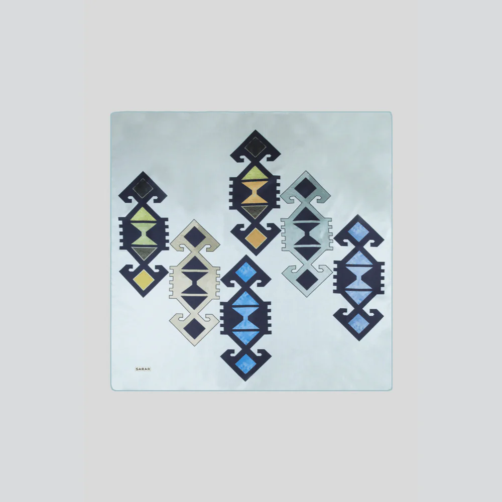 Etnik Desenli Twill Açık Gri İpek Eşarp